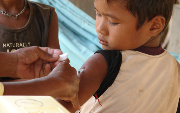 Wealth, gender, and regional inequalities in immunization in India
