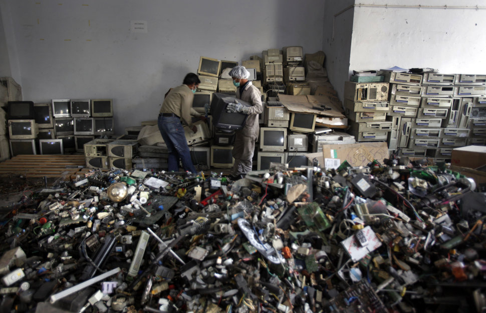 Aswathi AK,  Zeng X,  Li J, Environmental pollution of electronic waste recycling in India: A critical review, 2016: Environmental Pollution, Vol: 211, p259-270.